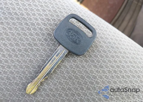 2005 Toyota Camry Se z USA, uszkodzony, nr VIN 4T1BE32K55U071331